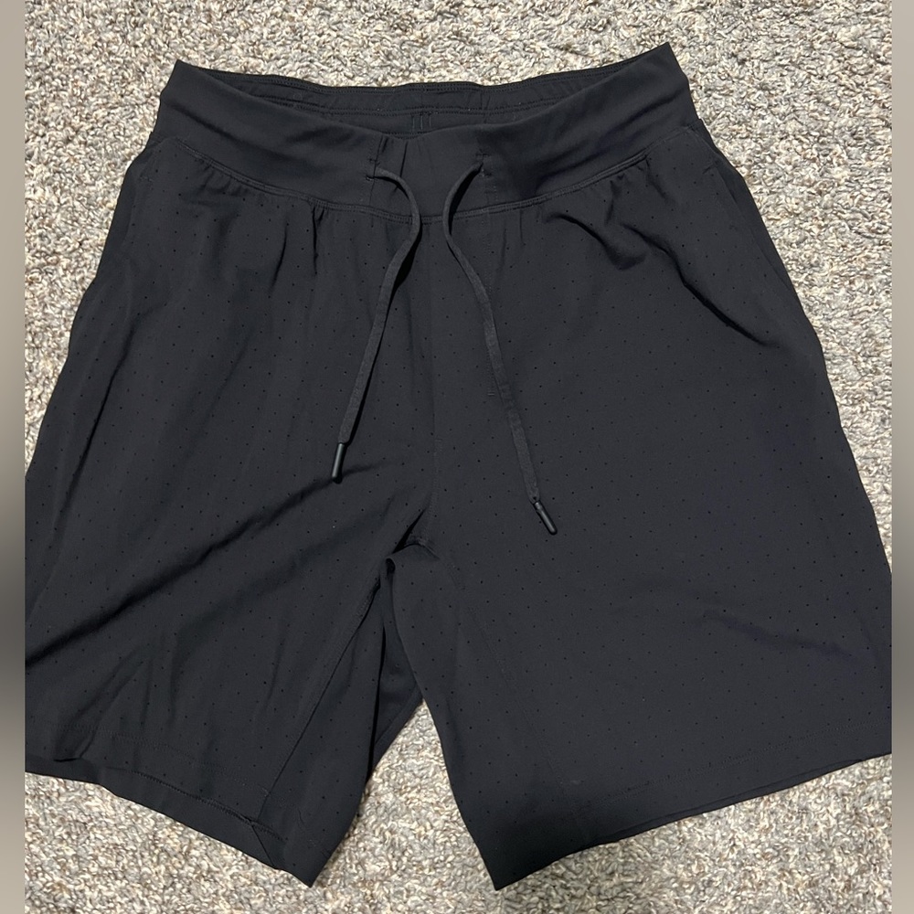 Lululemon shorts black size M